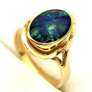 Vintage 18ct Gold Opal Ring