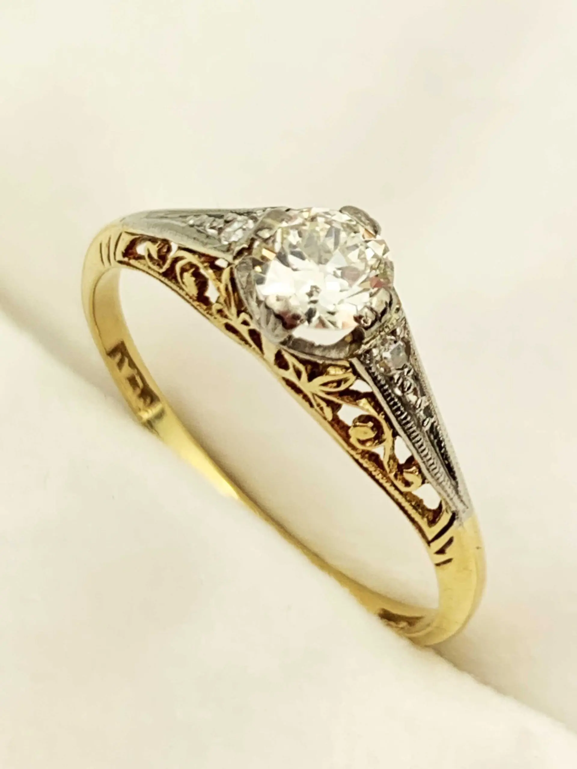 18ct Gold Vintage Diamond Ring