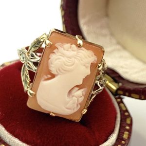 Vintage 9ct Gold Carved Shell Cameo Ring