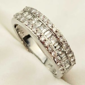 18ct White Gold Diamond Ring