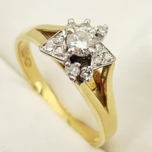 18ct Gold Cluster Diamond Ring
