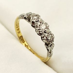 18ct Gold Vintage Diamond Ring