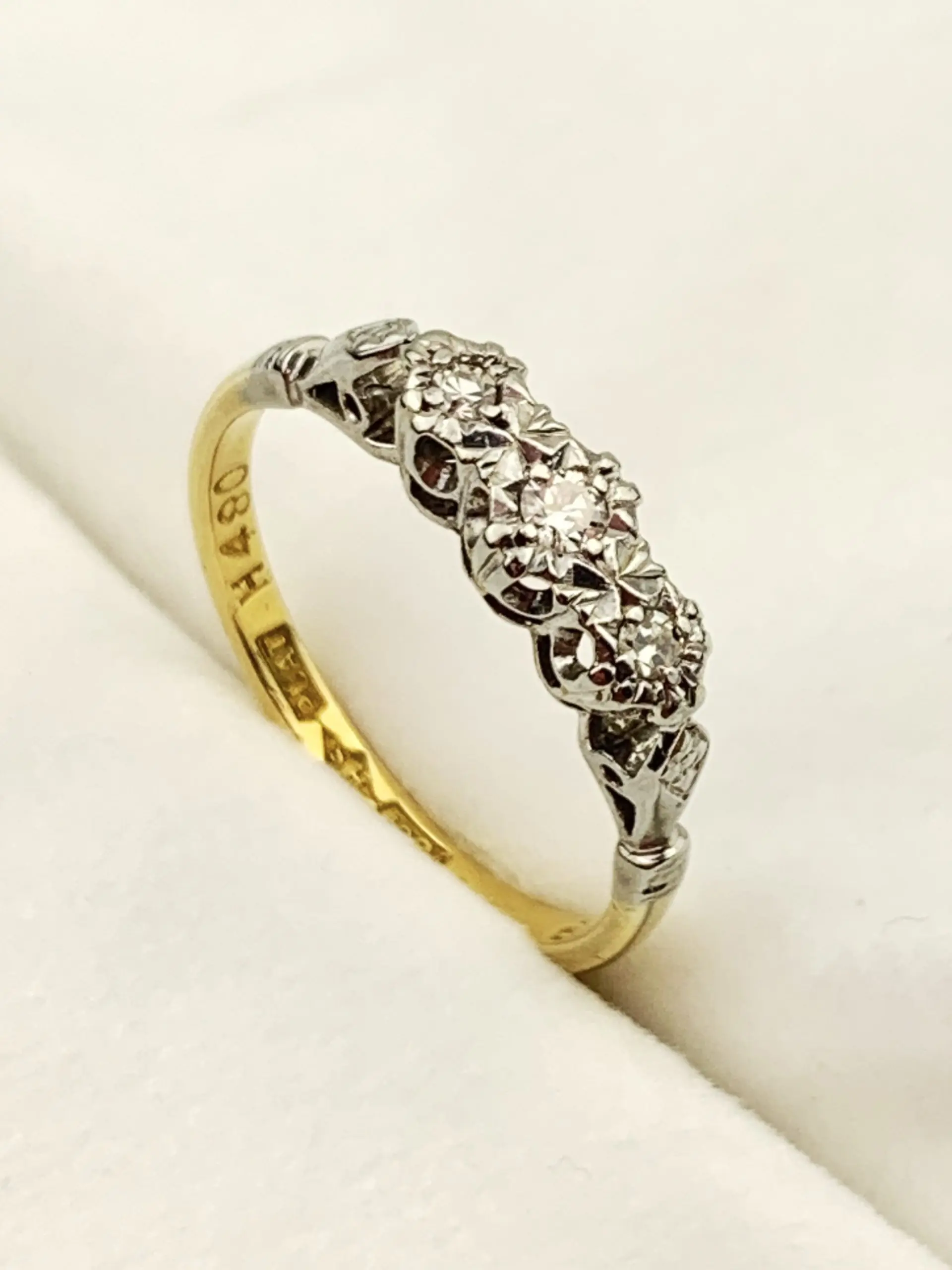 18ct Gold Vintage Diamond Ring