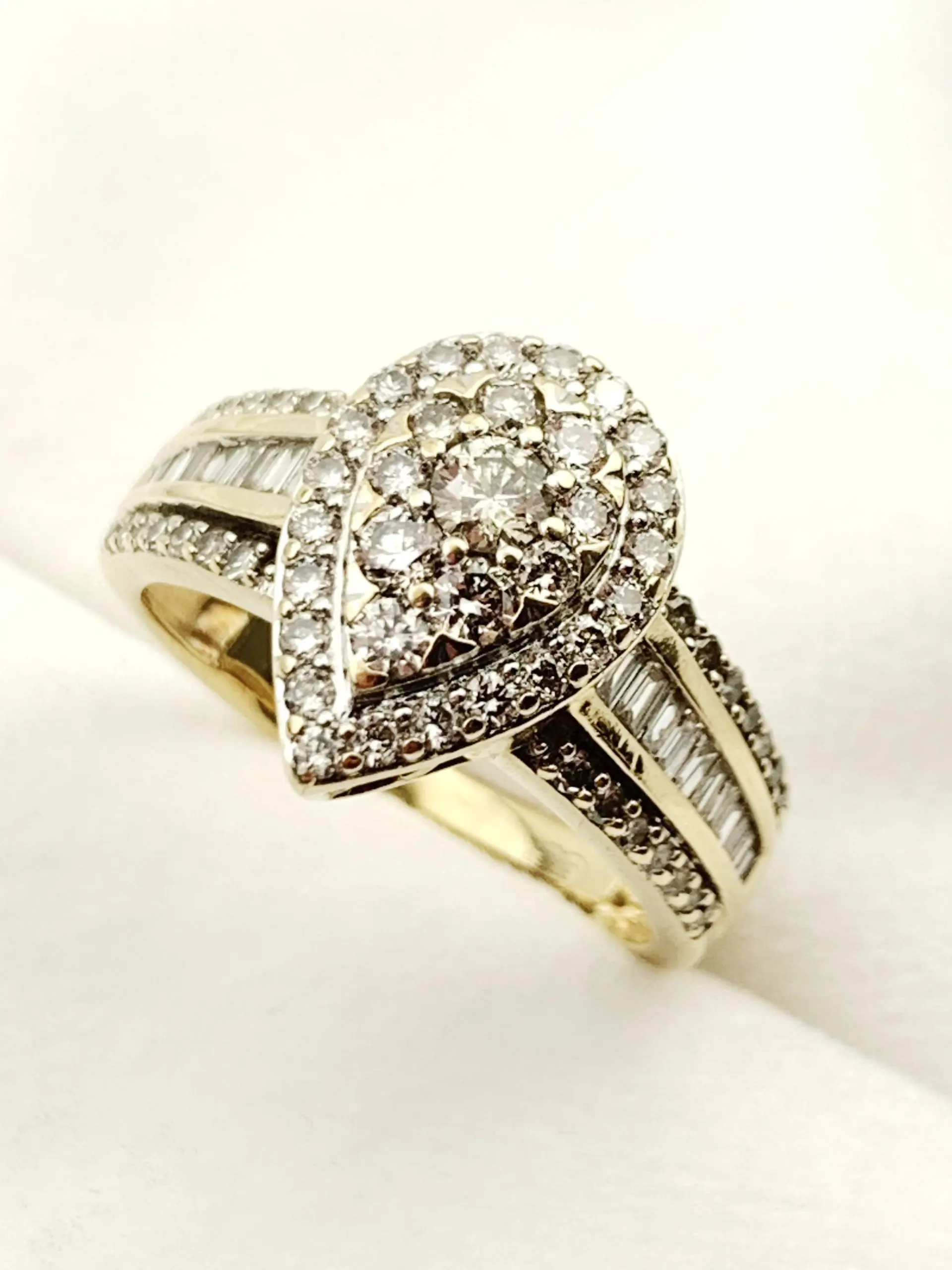 9ct Gold Cluster Diamond Ring