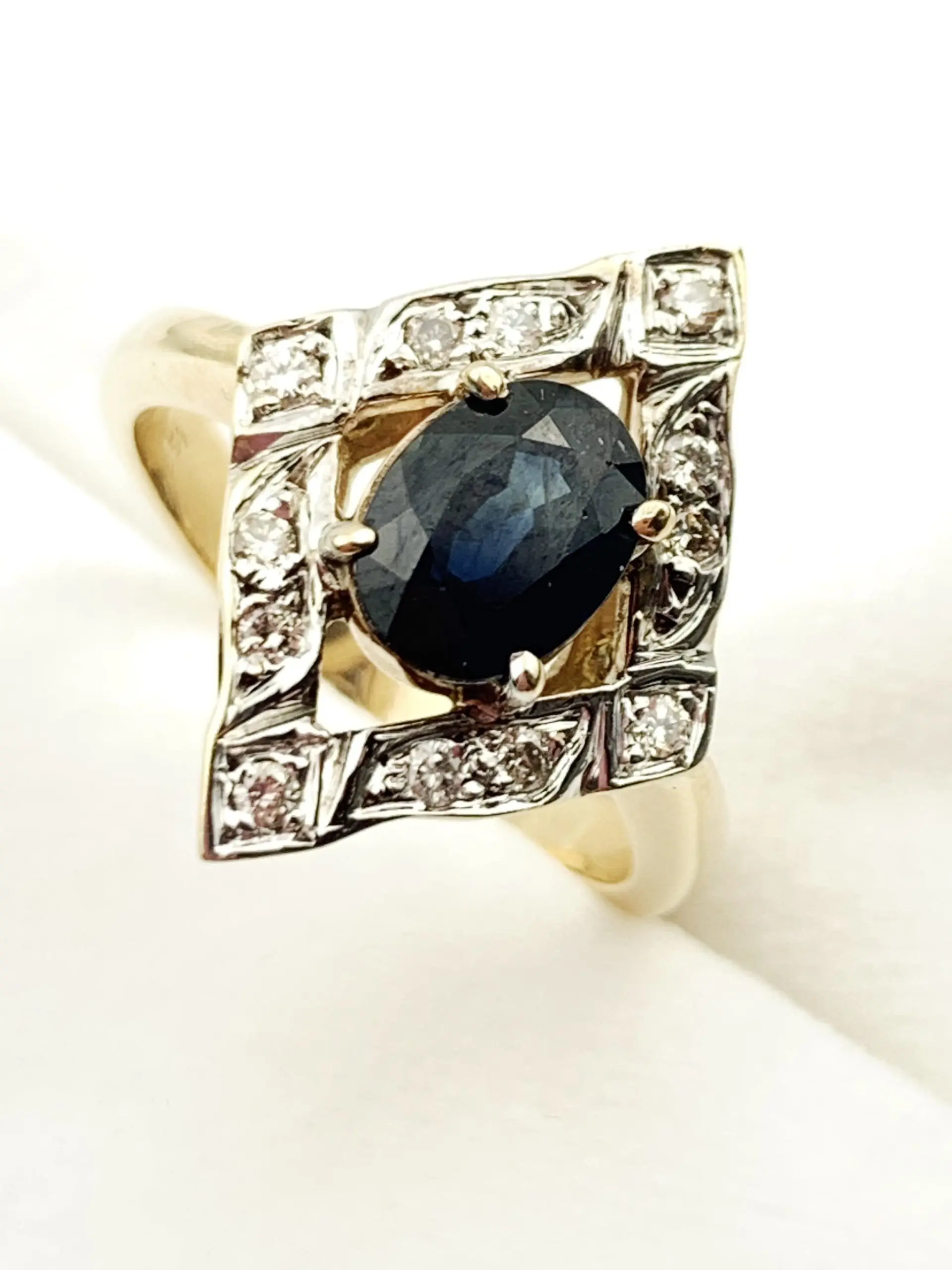 9ct Gold Diamond & Sapphire Ring