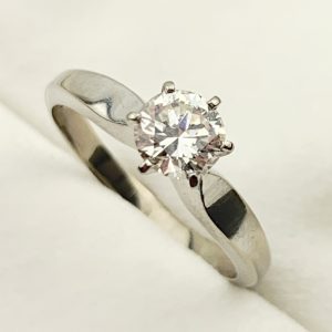 18ct Gold Solitaire Diamond Ring