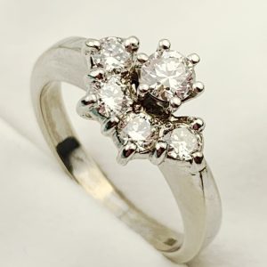 18ct Gold Cluster Diamond Ring