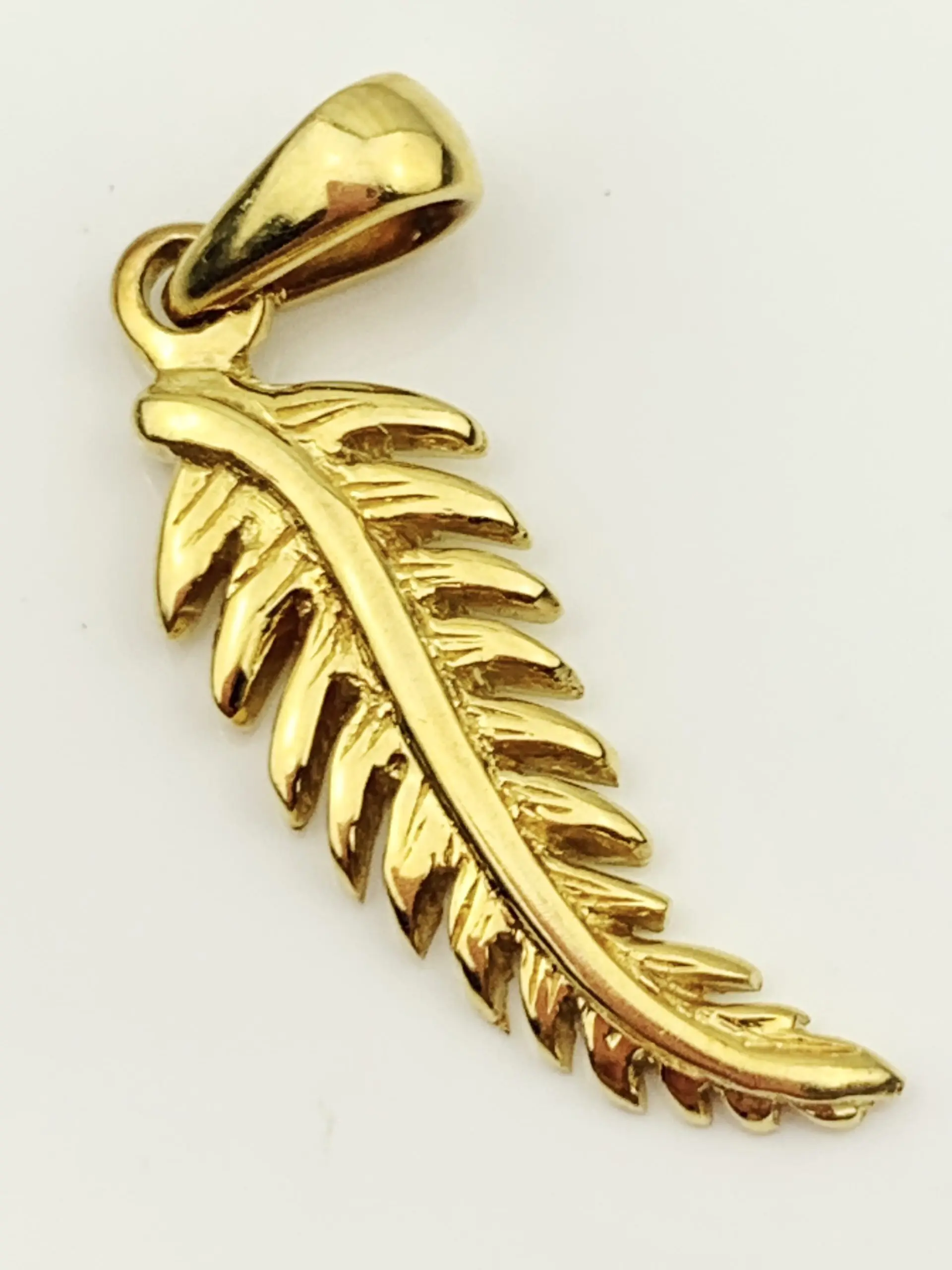18ct Gold Fern Leaf Pendant