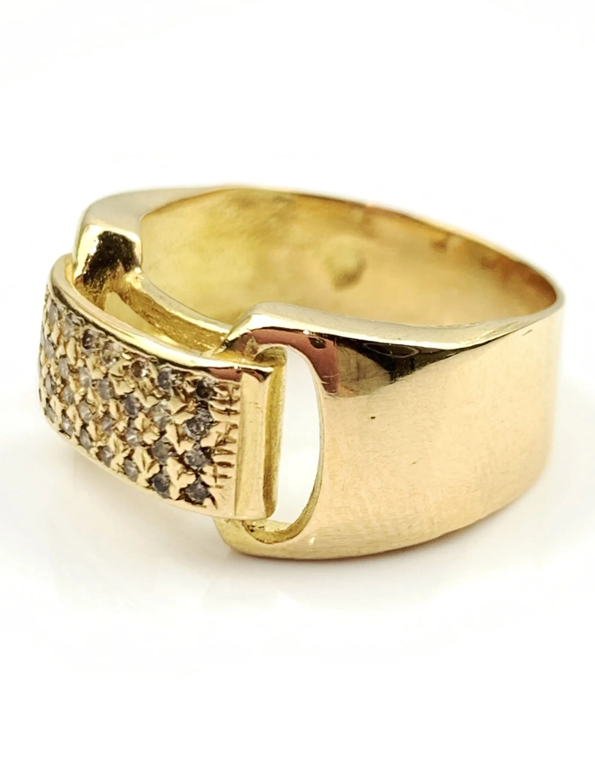 18ct Gold Diamond Buckle Ring - Image 3