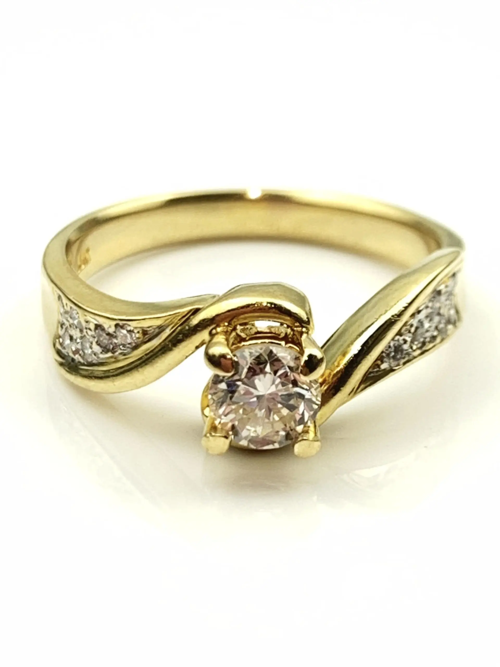 18ct Gold Cluster Diamond Ring