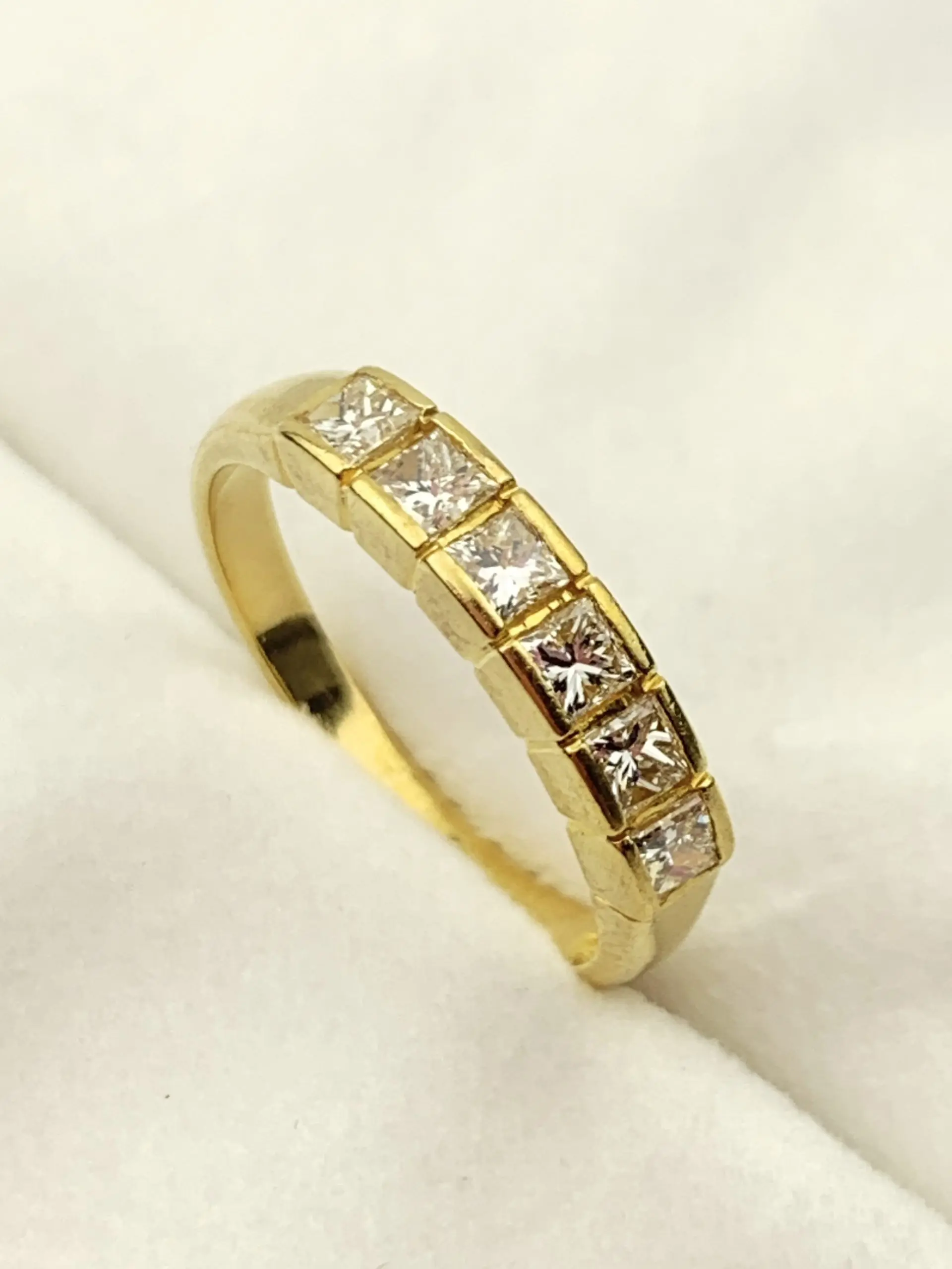 18ct Gold Diamond Wedding Eternity Ring