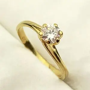18ct Gold Solitaire Diamond Ring
