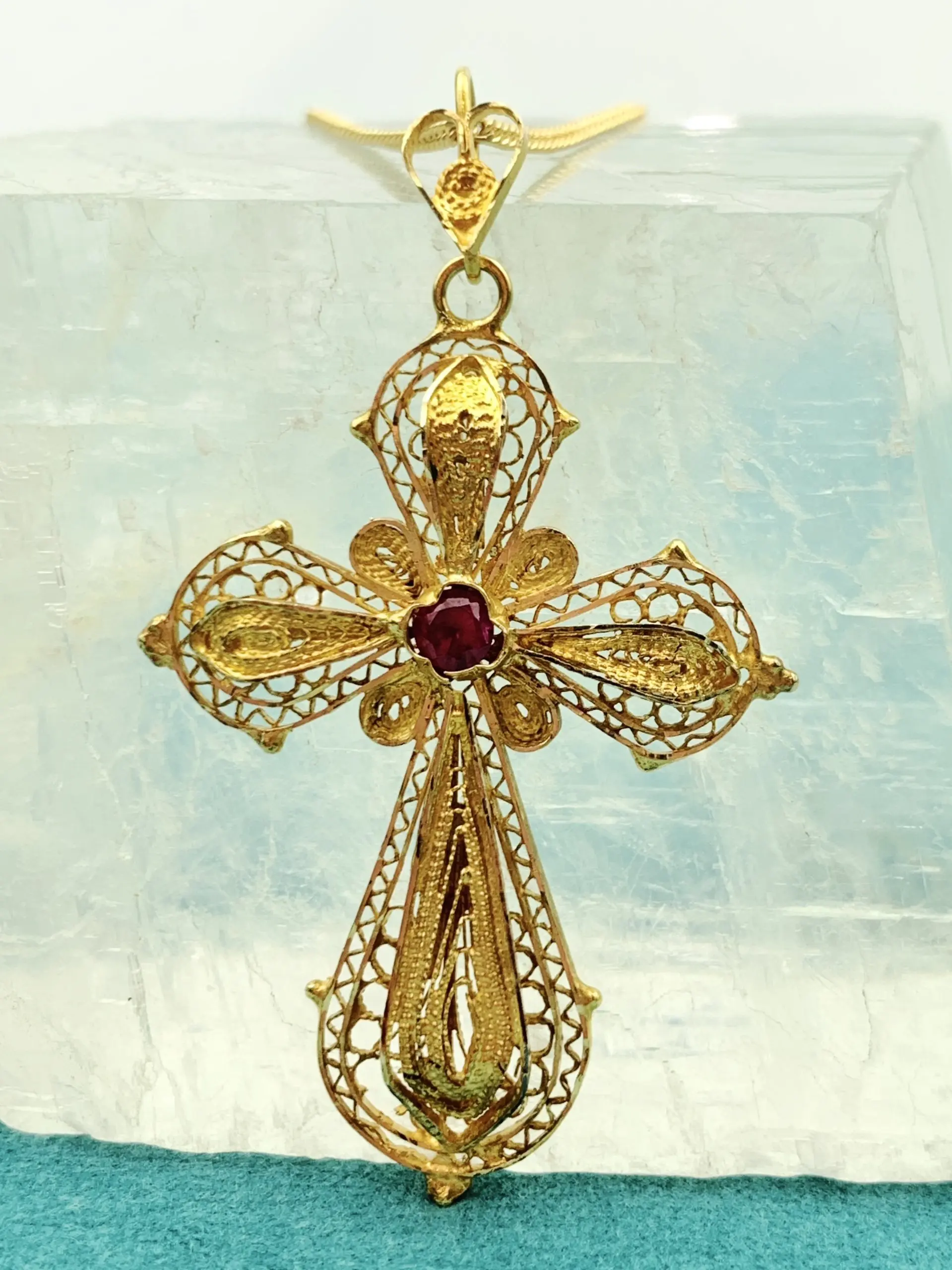 18ct Gold Byzantine Filigree Cross Pendant