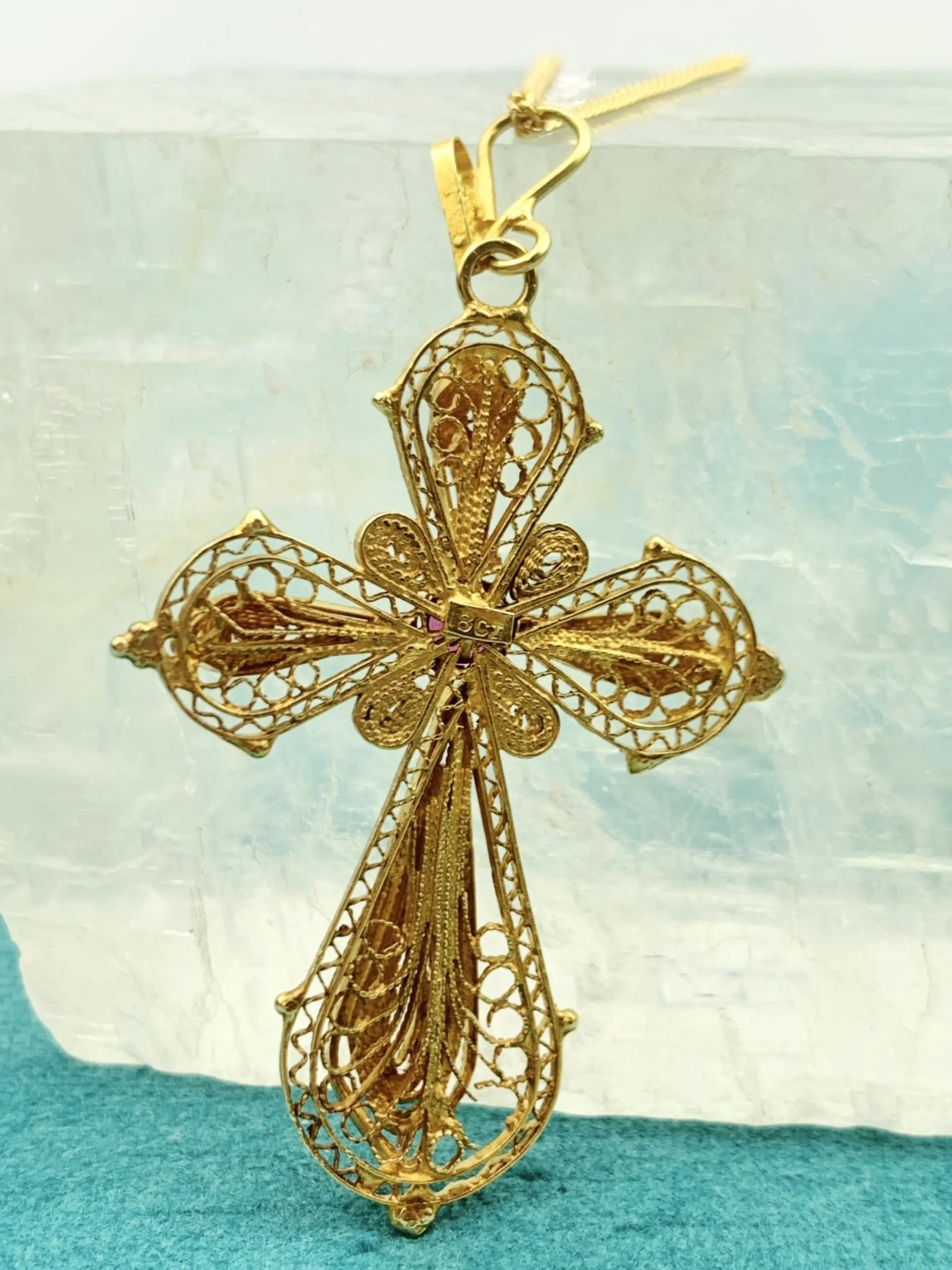 18ct Gold Byzantine Filigree Cross Pendant - Image 3