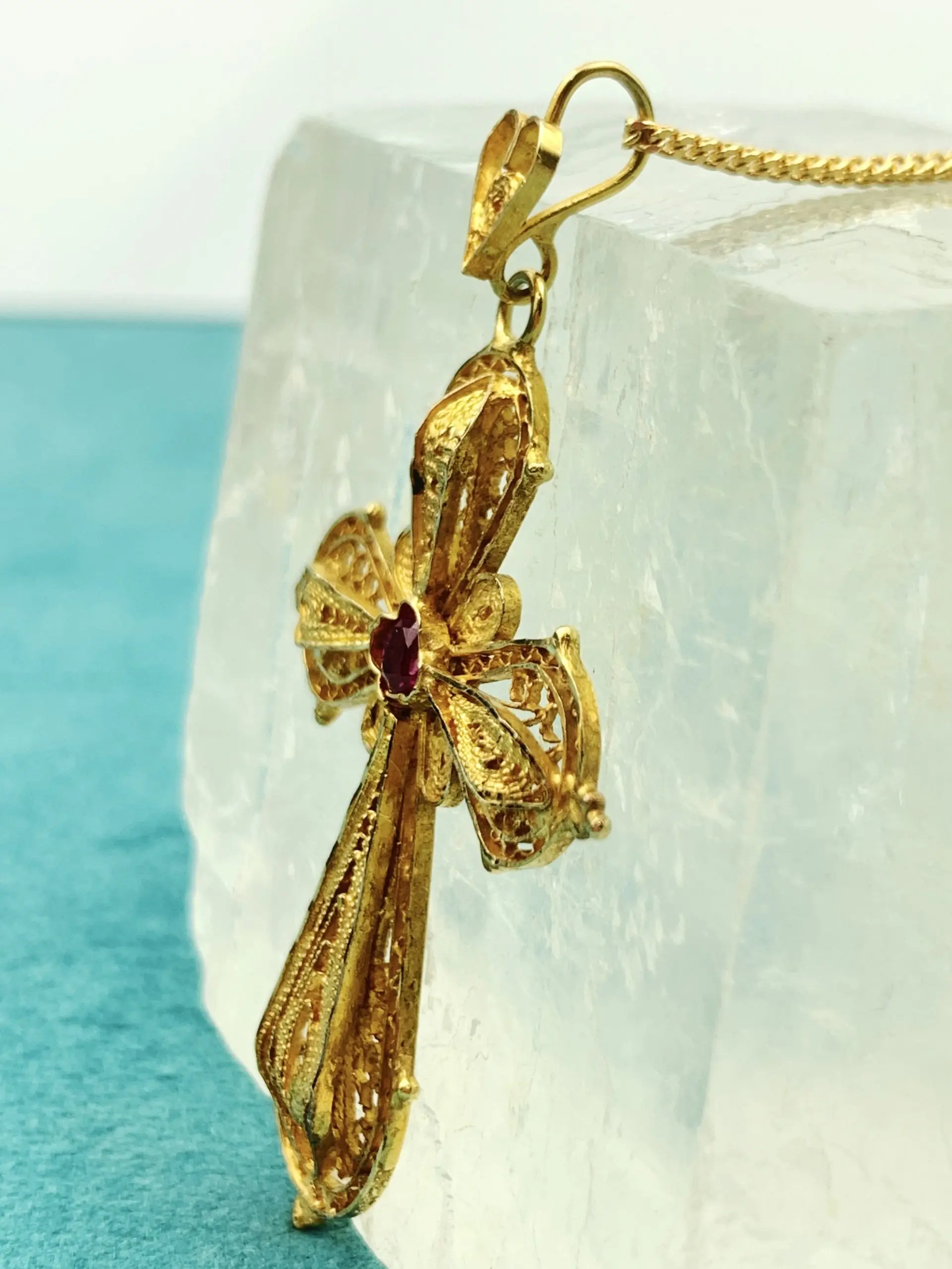 18ct Gold Byzantine Filigree Cross Pendant - Image 2