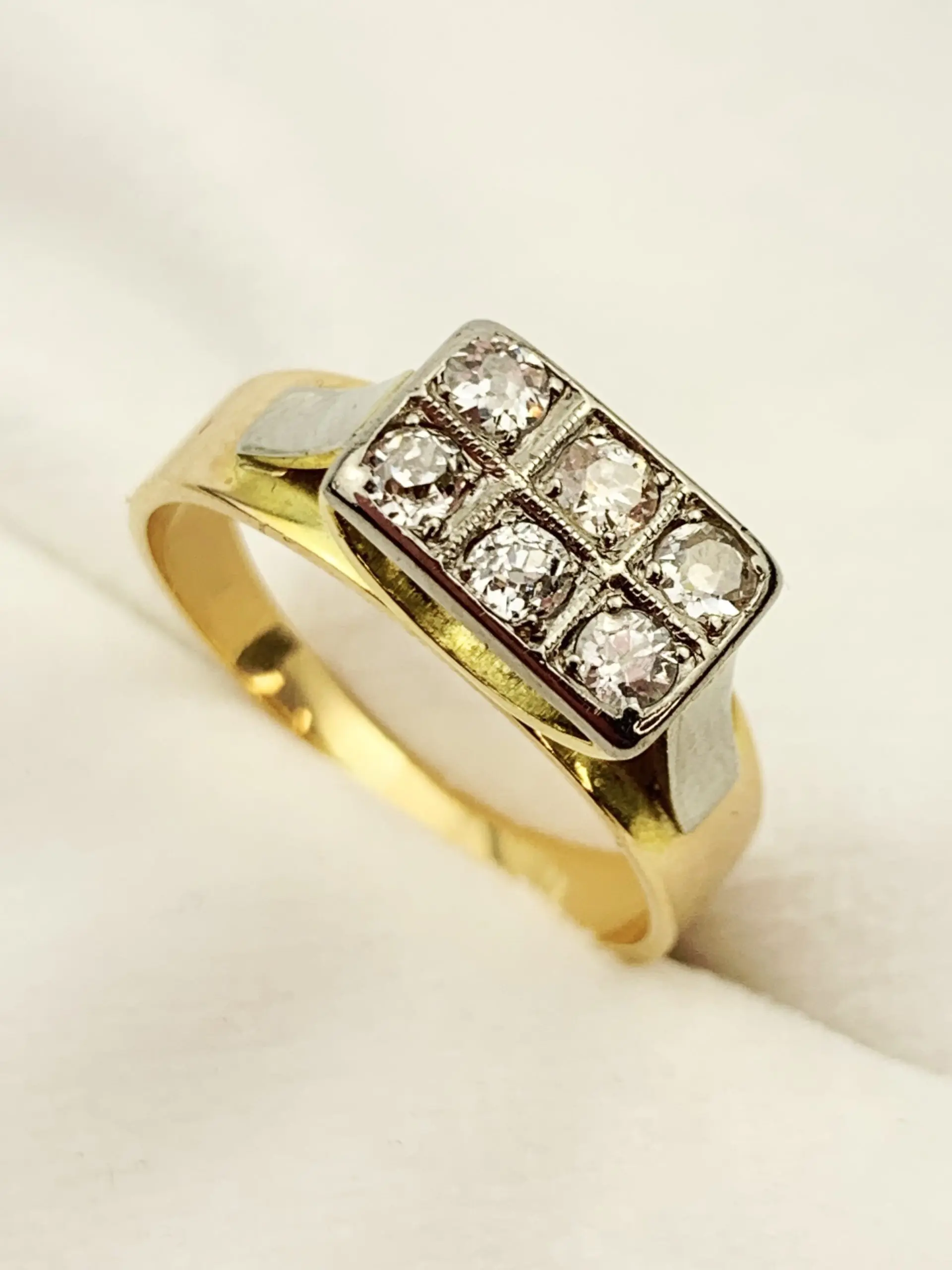 Vintage 18ct Gold Diamond Ring