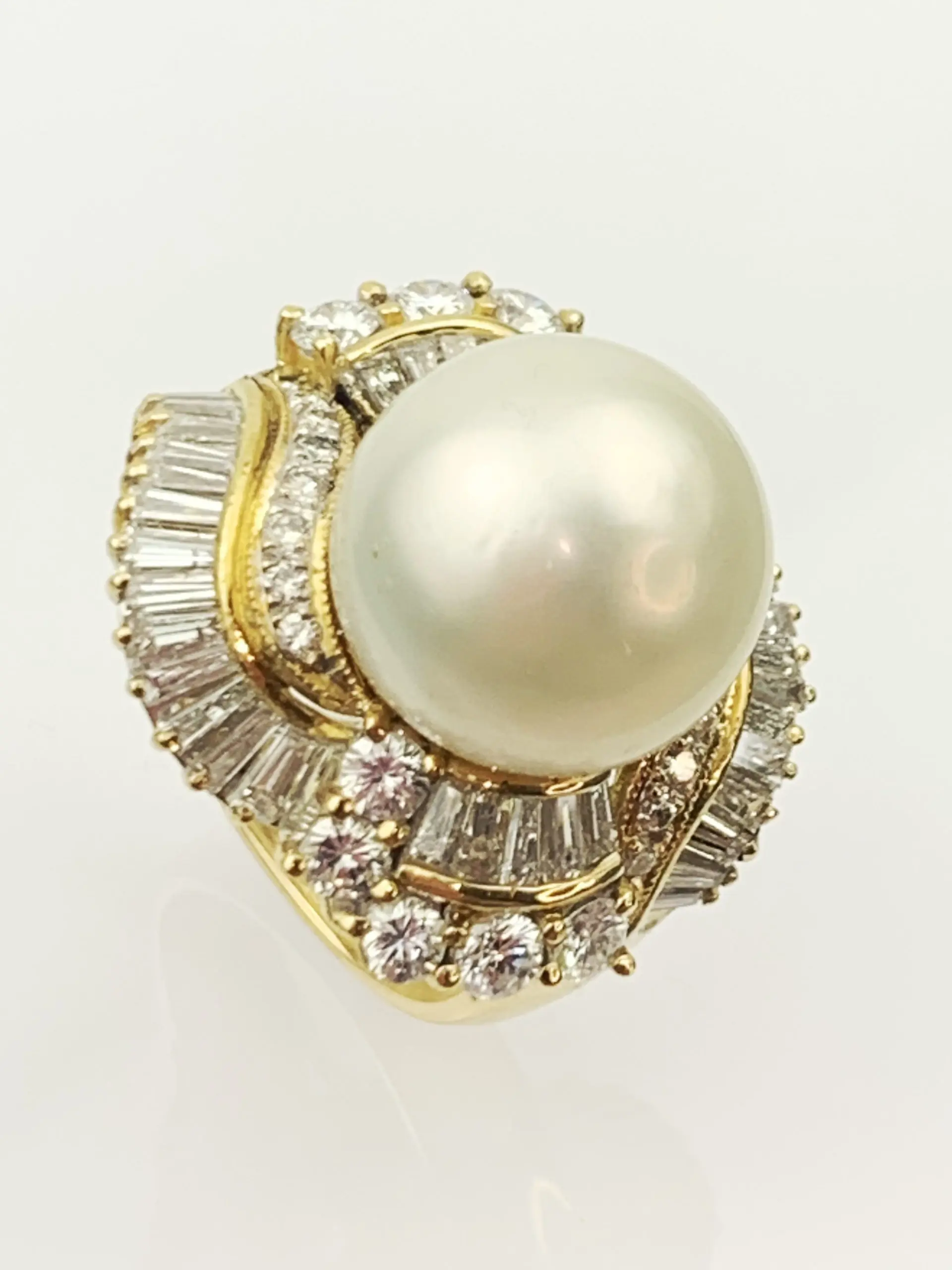 18ct Gold Diamond & Pearl Ring