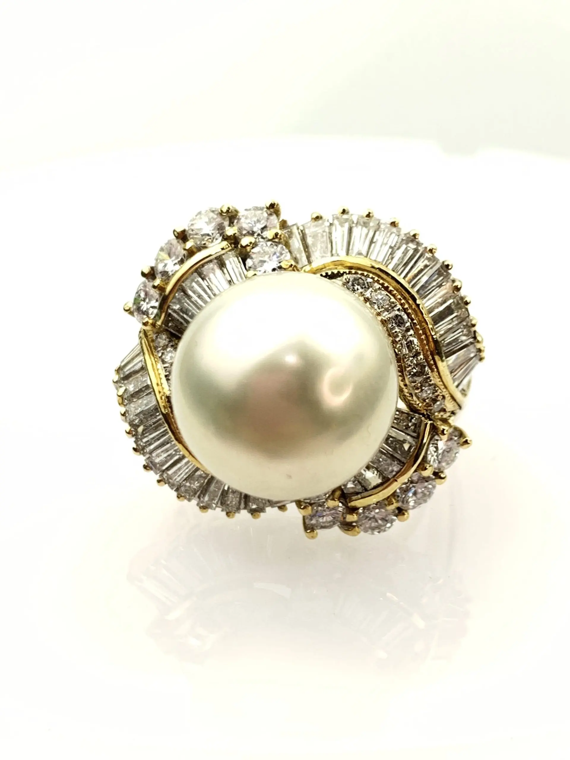 18ct Gold Diamond & Pearl Ring - Image 2