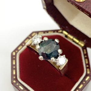 Vintage 18ct Gold Diamond & Green Spinel Ring