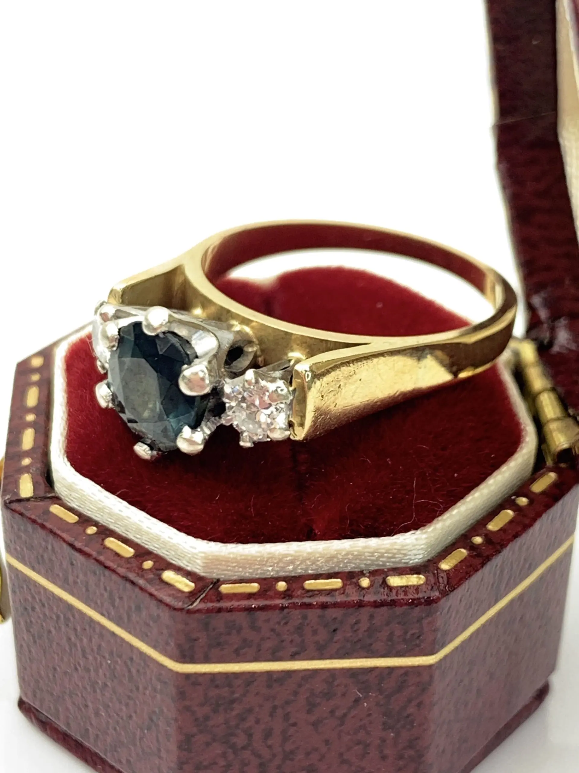 Vintage 18ct Gold Diamond & Green Spinel Ring - Image 3