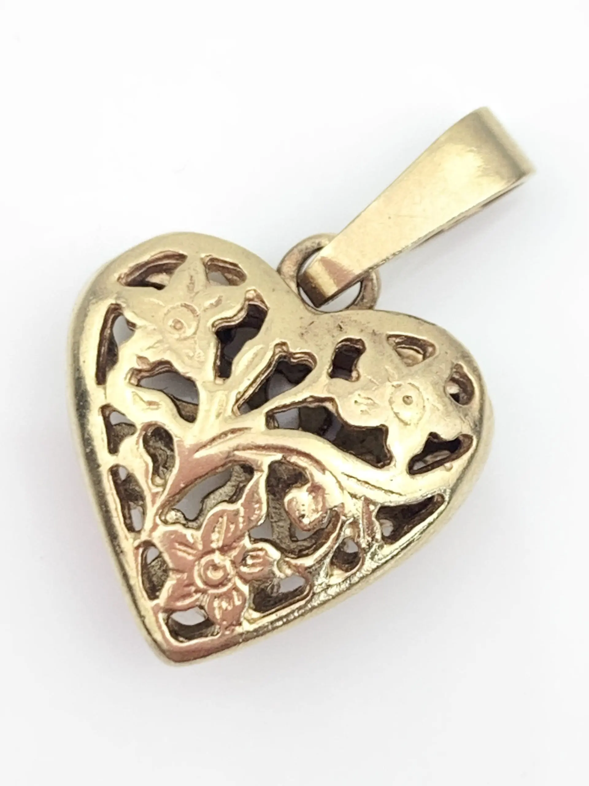 9ct Gold Filigree Heart Pendant