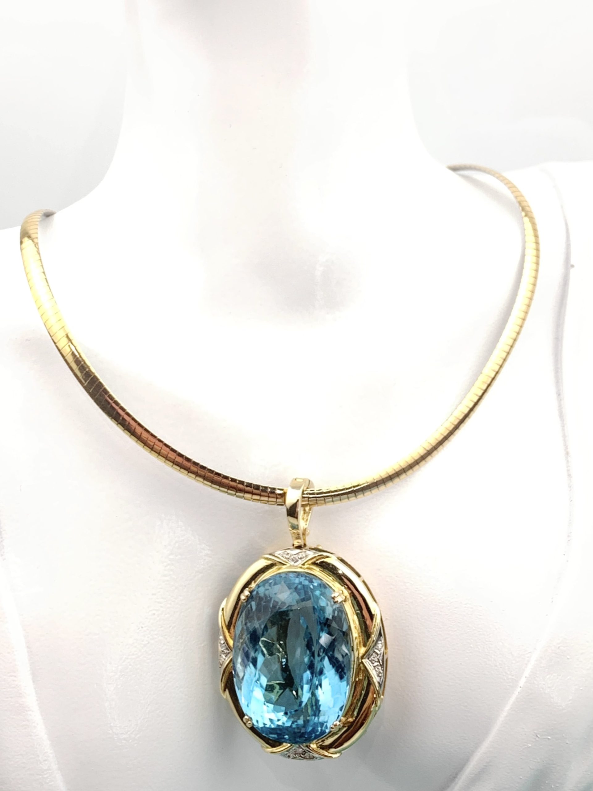 Huge 14ct Gold Diamond & Topaz Pendant - Image 6