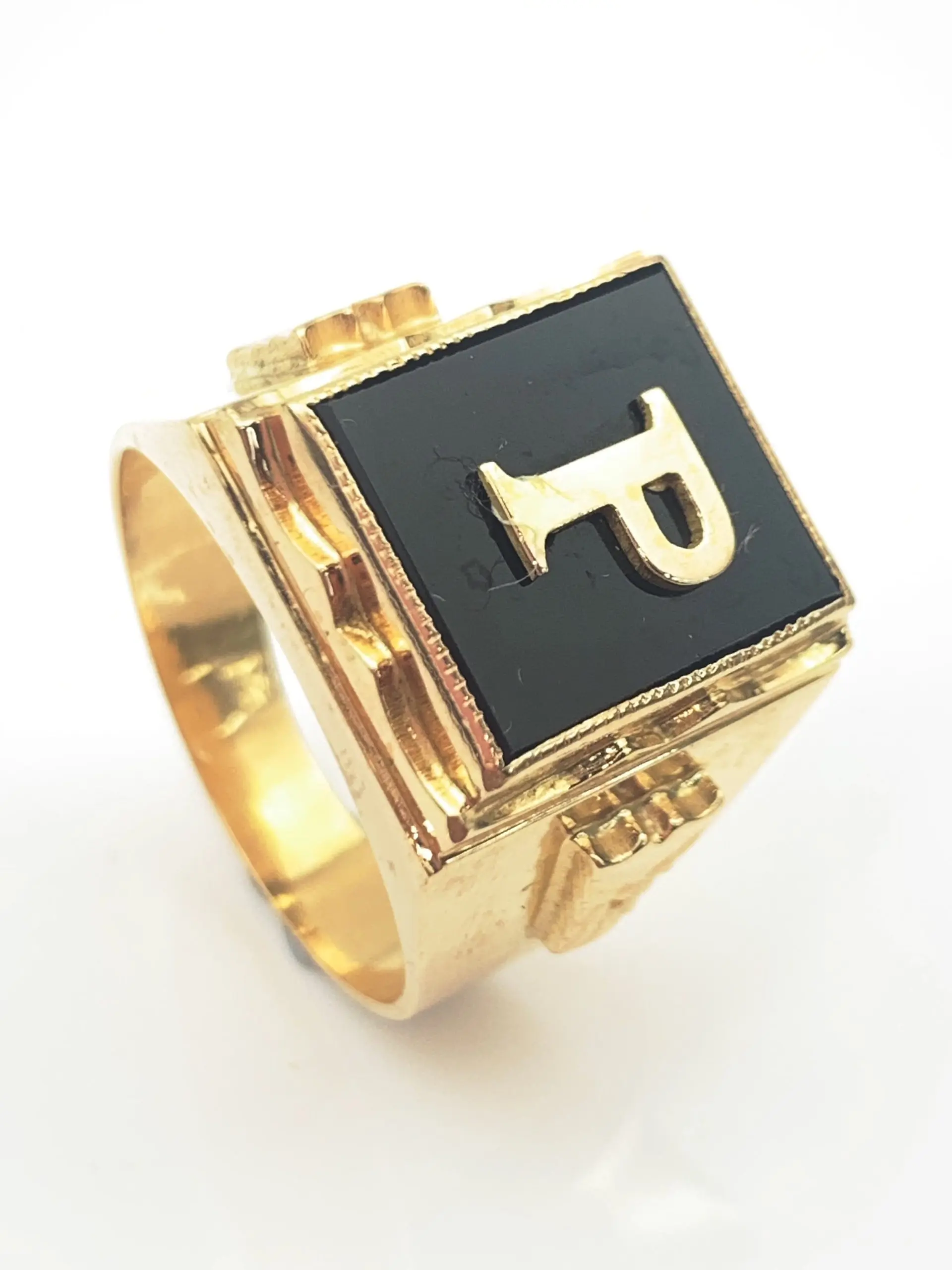 18ct Gold Mens Signet Ring - Initial P