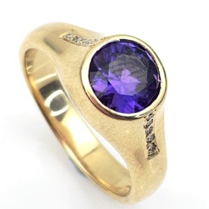 9ct Gold Diamond & Amethyst Ring