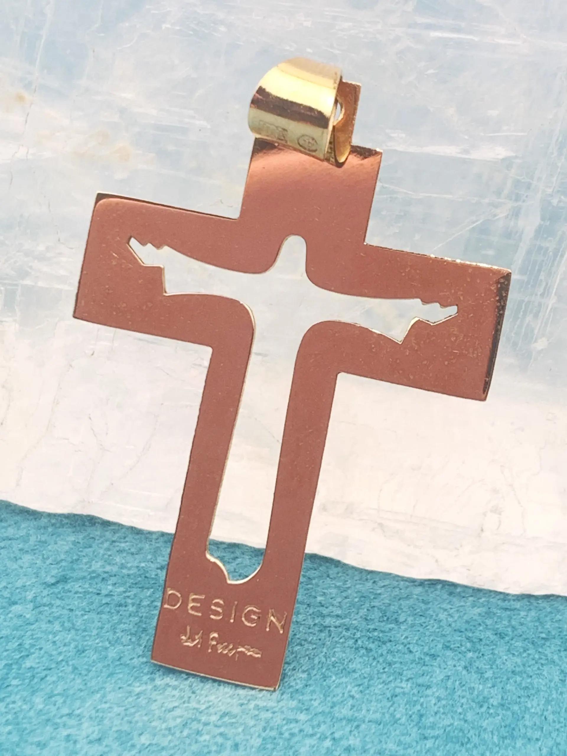 18ct Gold Cross Pendant  - Brand New! - Image 4