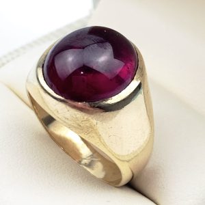 Vintage 9ct Gold Ruby Ring