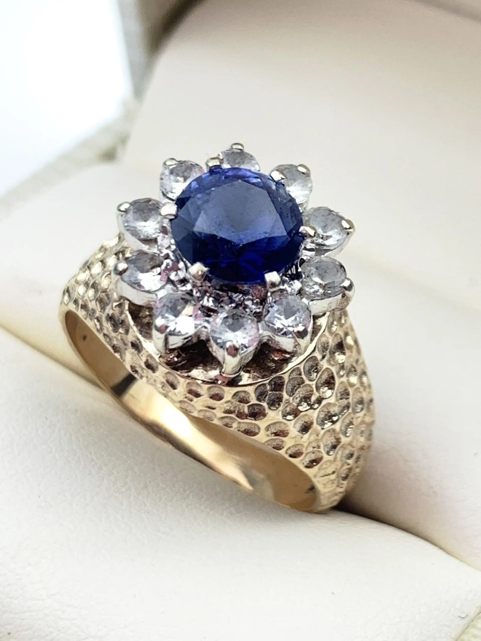 Vintage 9ct Gold Quartz & Sapphire Ring