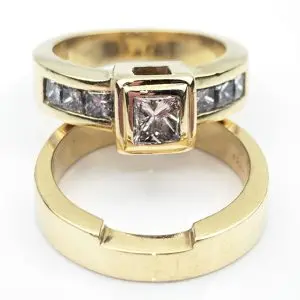 18ct Gold Diamond Engagement Ring & Wedding Band