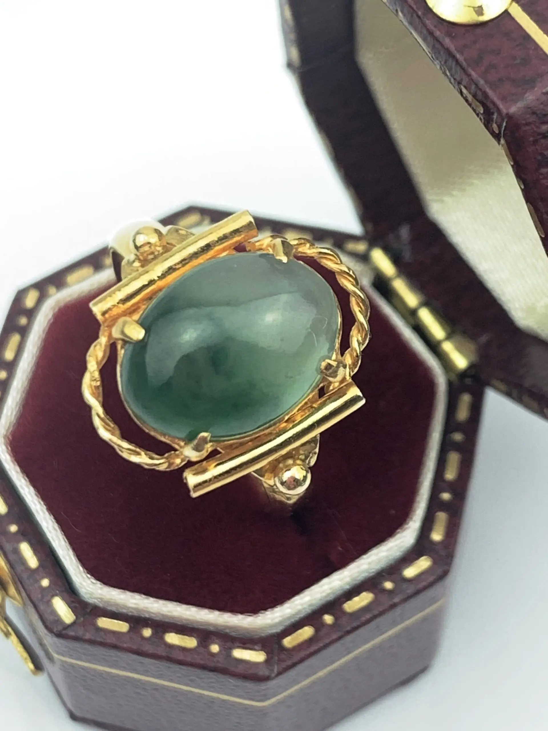 Vintage Cocktail 14ct Gold Jade Ring - Image 3