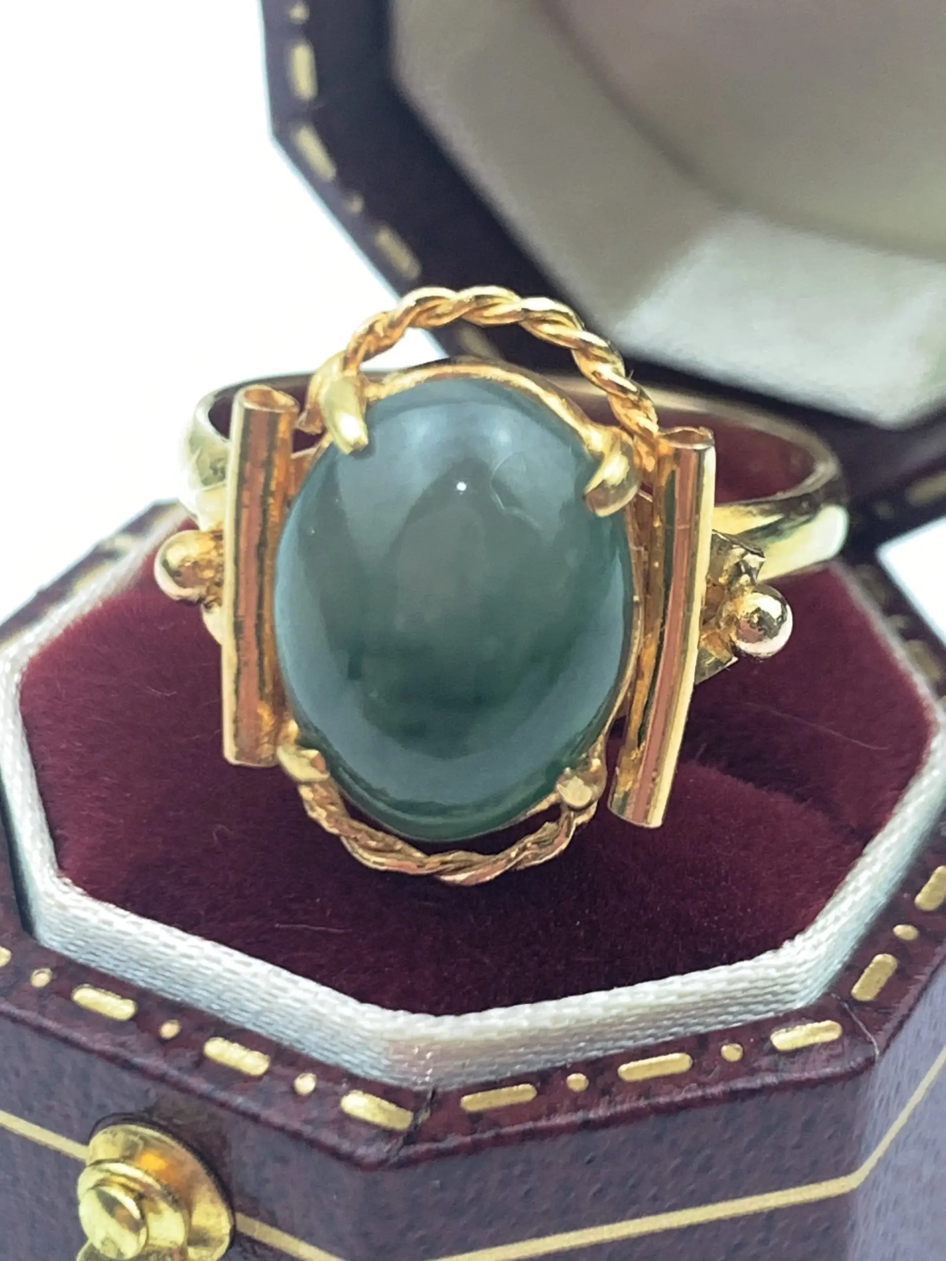Vintage Cocktail 14ct Gold Jade Ring