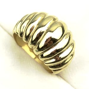 14ct Gold Ribbed Dome Ring