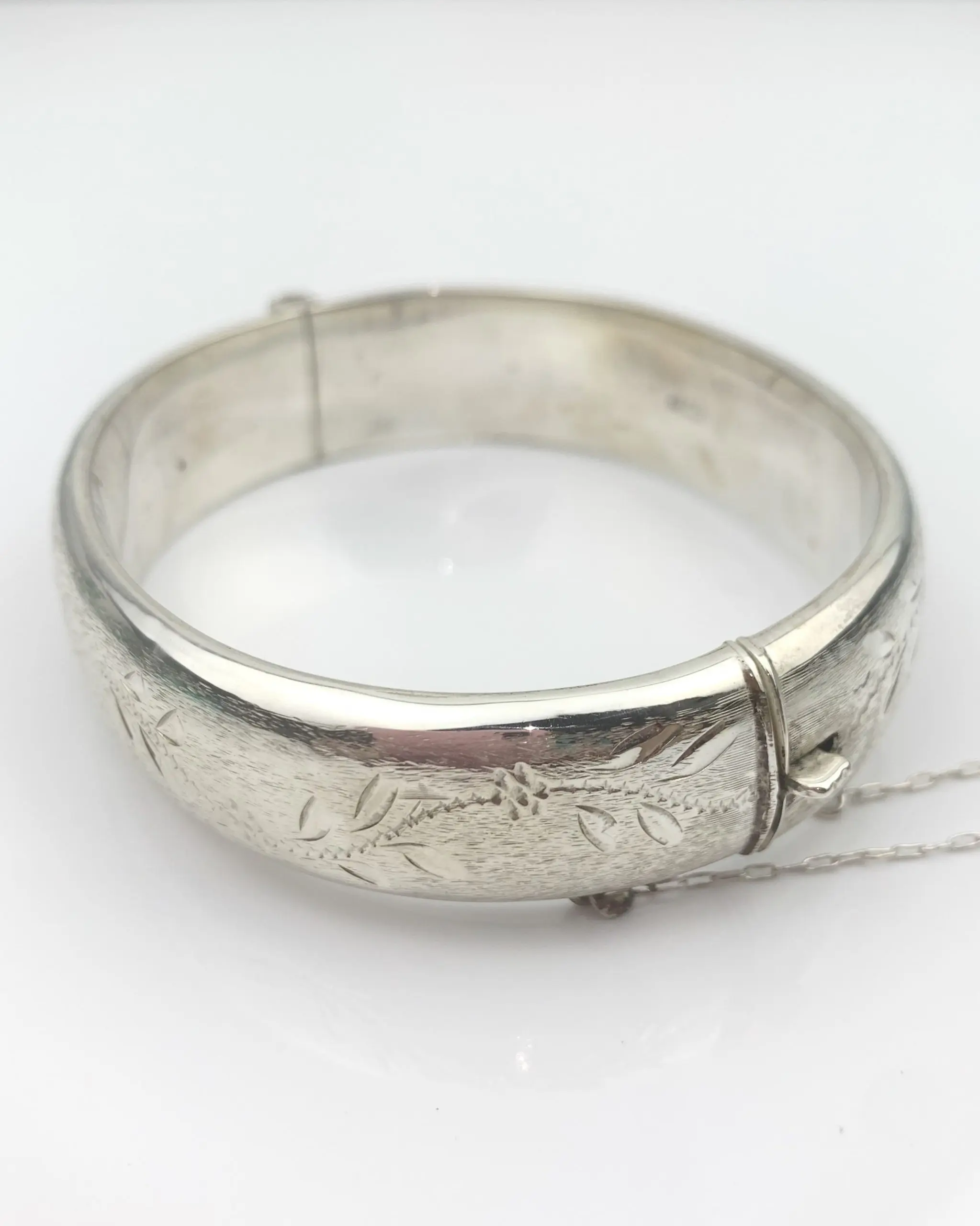 Vintage 925 Sterling Silver Bangle - Image 3