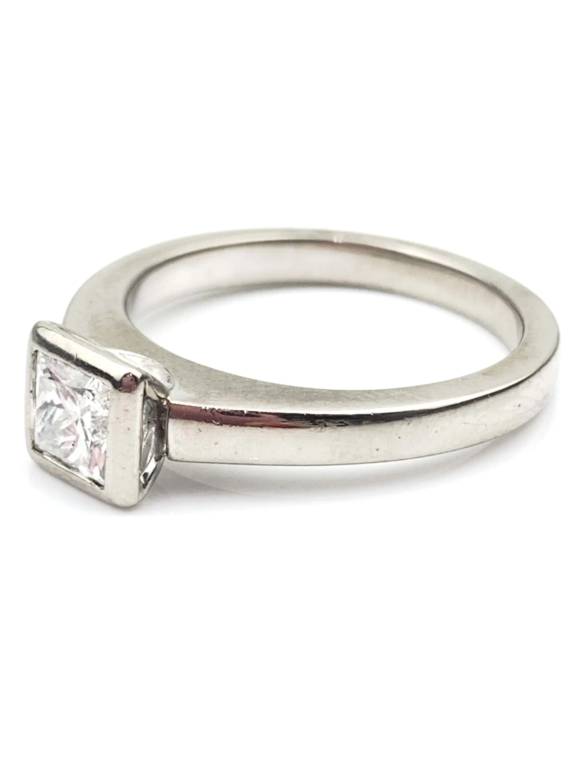 18ct White Gold Solitaire Diamond Engagement Ring - Image 3