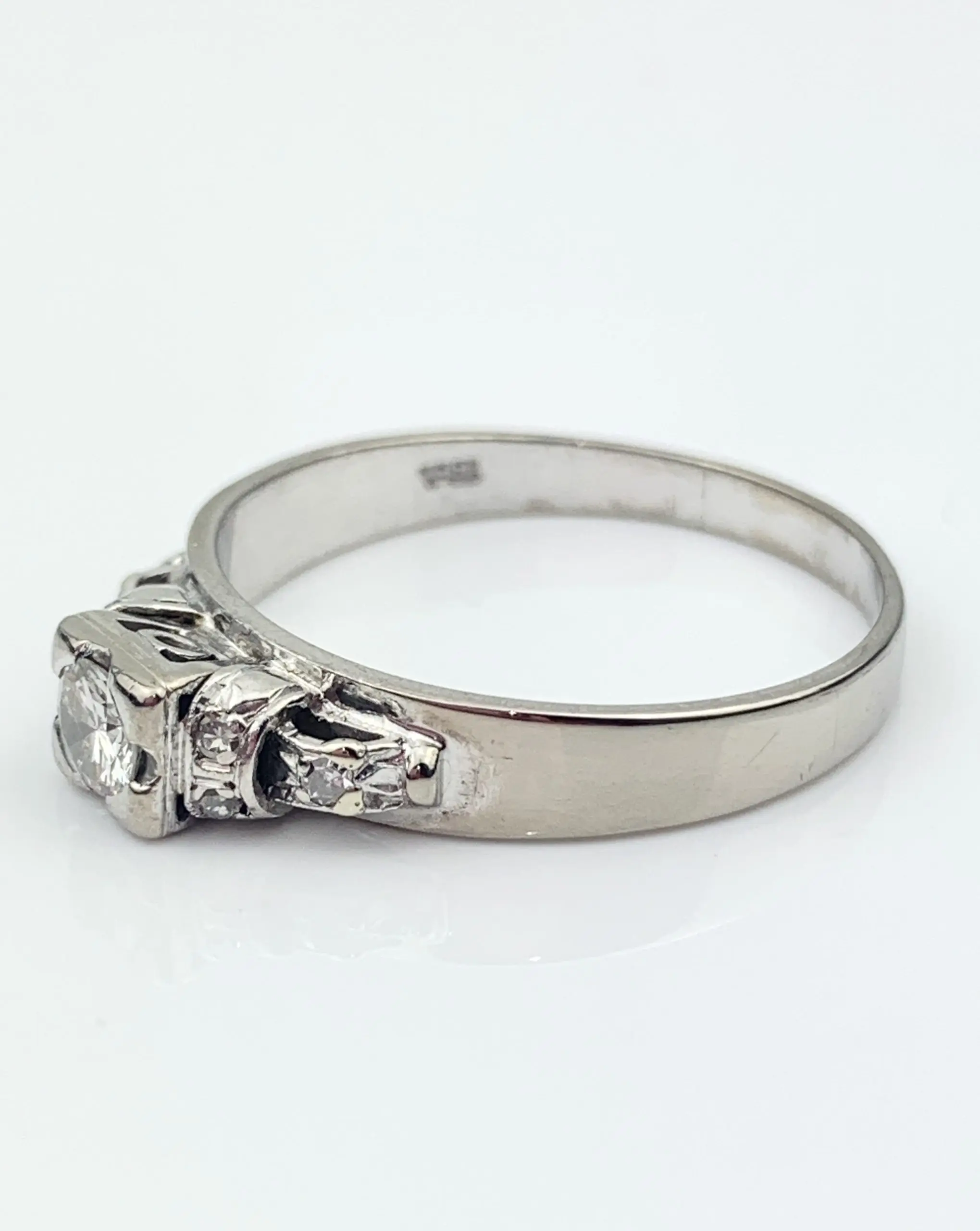 Vintage 18ct White Gold Diamond Ring - Image 3