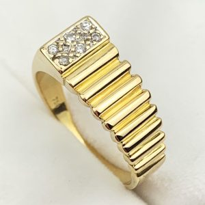 18ct Gold Diamond Ring