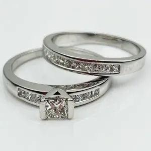 18ct Gold Diamond Engagement Ring & Wedding Band