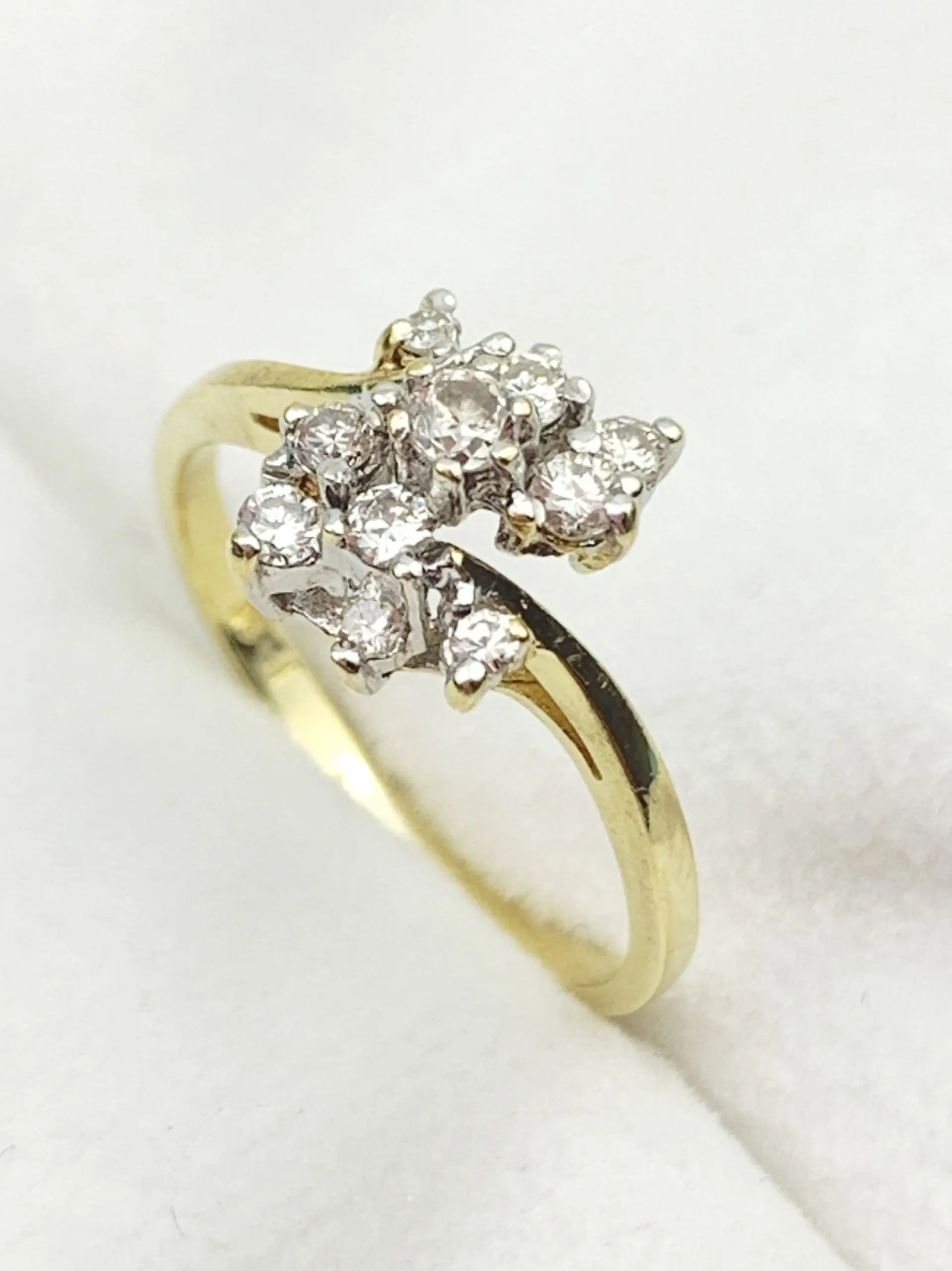 18ct Gold Cluster Diamond Ring