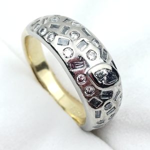 18ct Gold Gypsy Set Diamond Ring