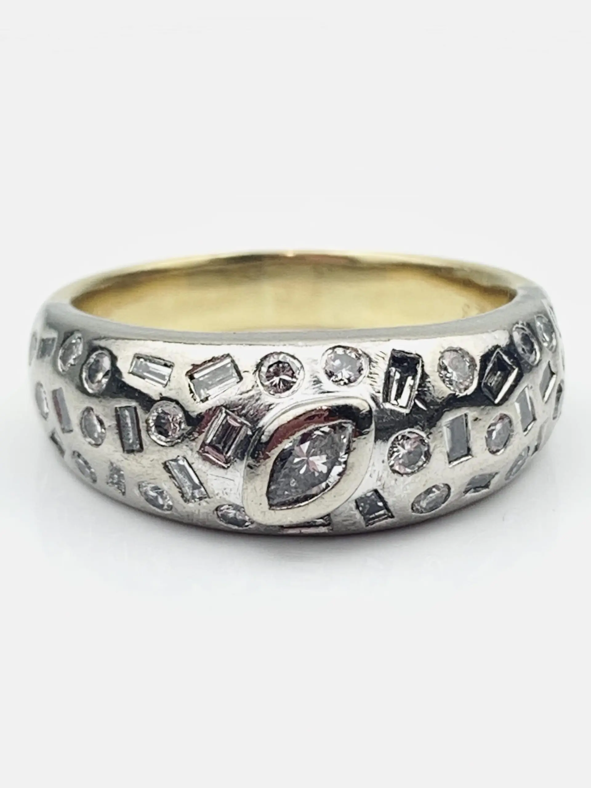 18ct Gold Gypsy Set Diamond Ring - Image 2