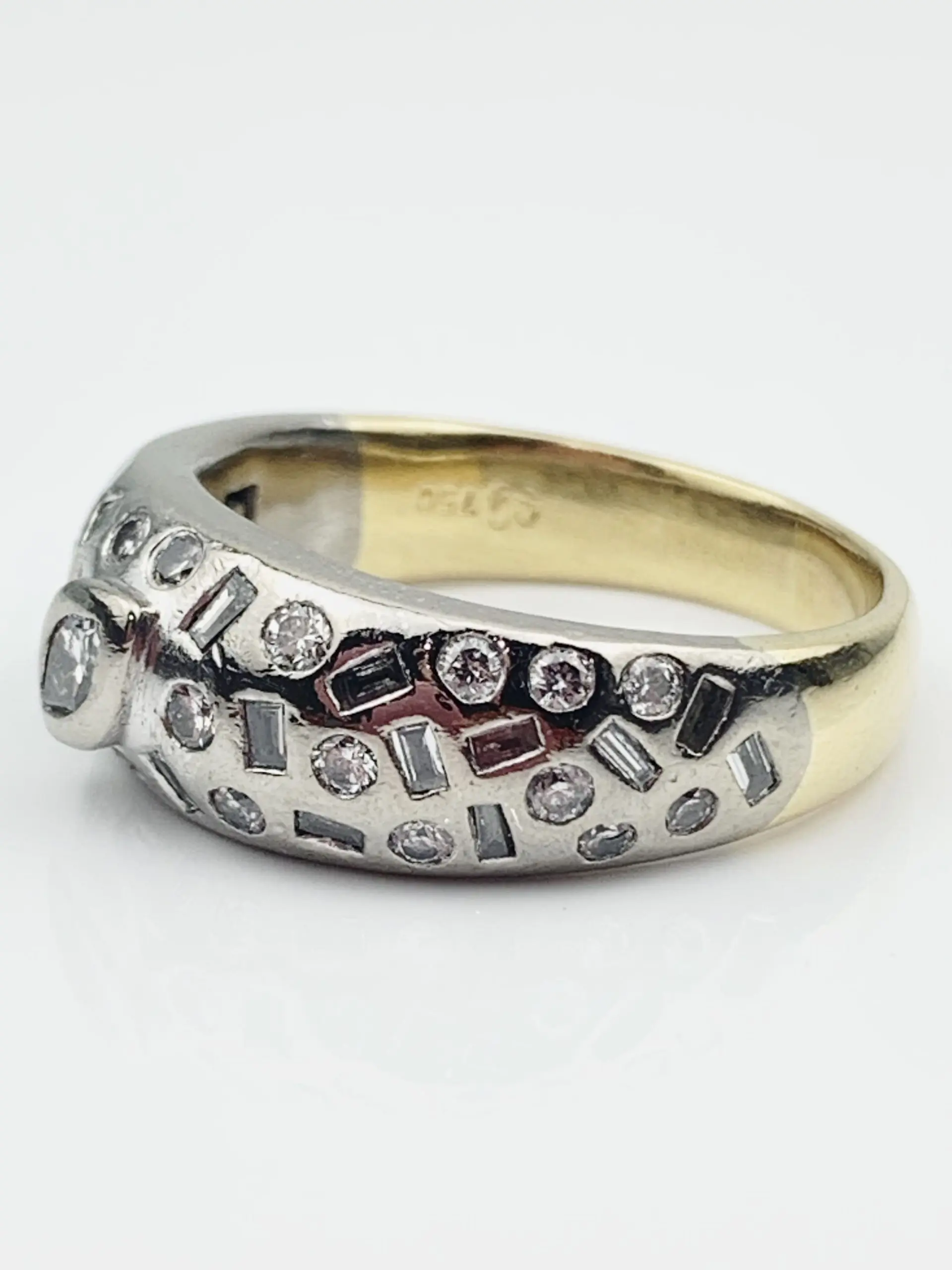 18ct Gold Gypsy Set Diamond Ring - Image 3