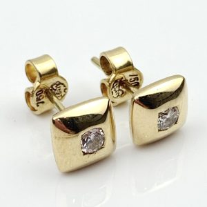18ct Gold Diamond Earrings