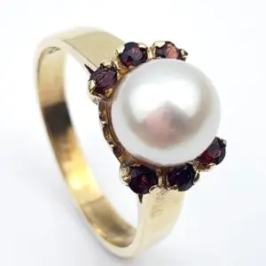 9ct Gold Ruby & Pearl Ring