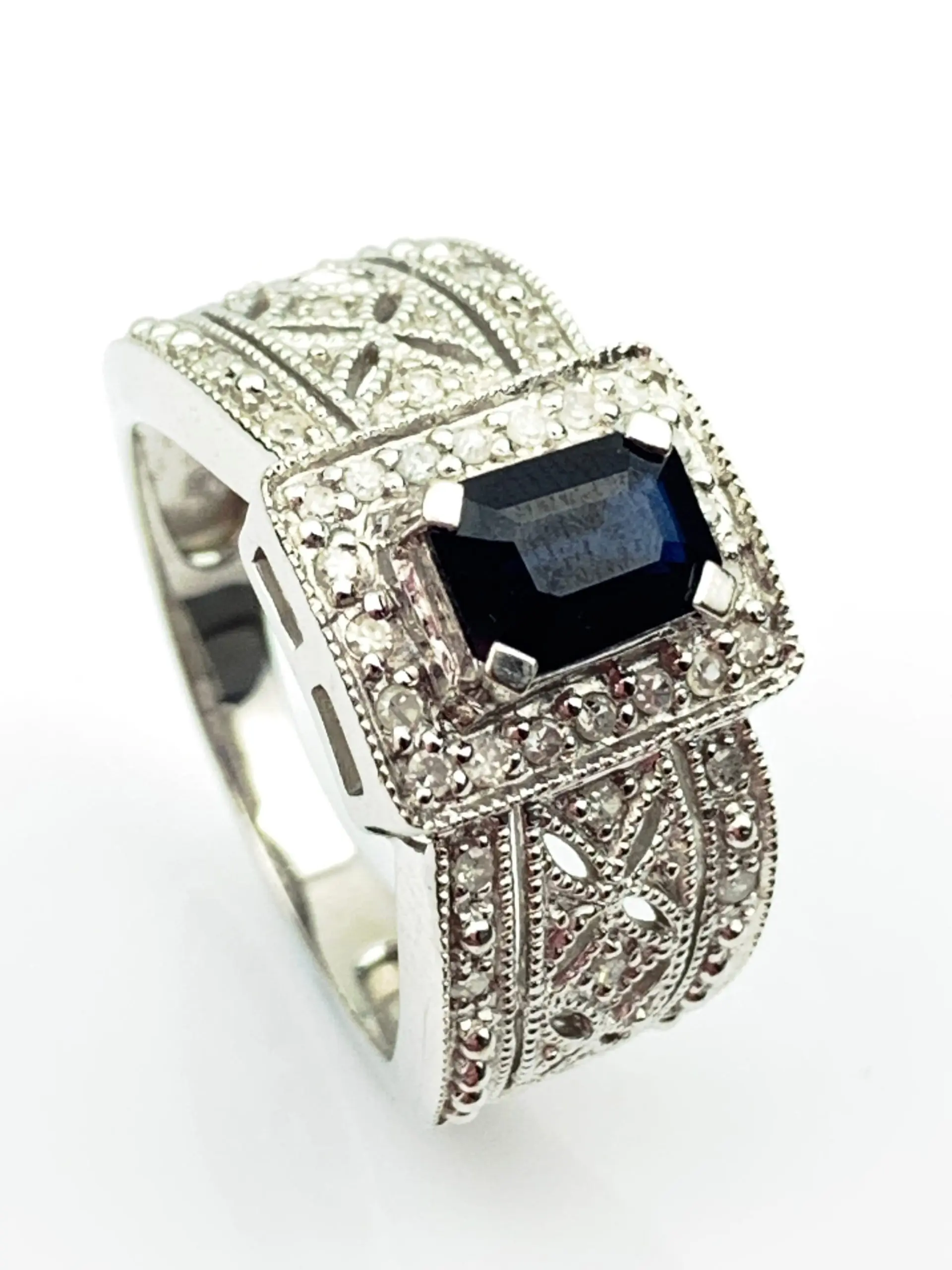 14ct Gold Diamond & Sapphire Ring