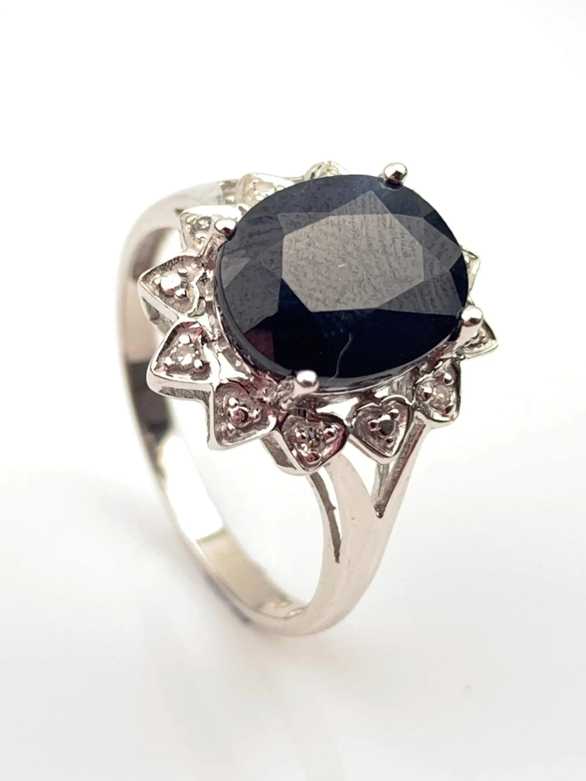 9ct Gold Diamond & Sapphire Ring