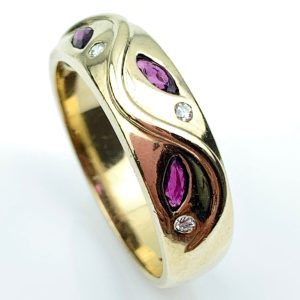 9ct Gold Diamond & Ruby Gypsy Ring
