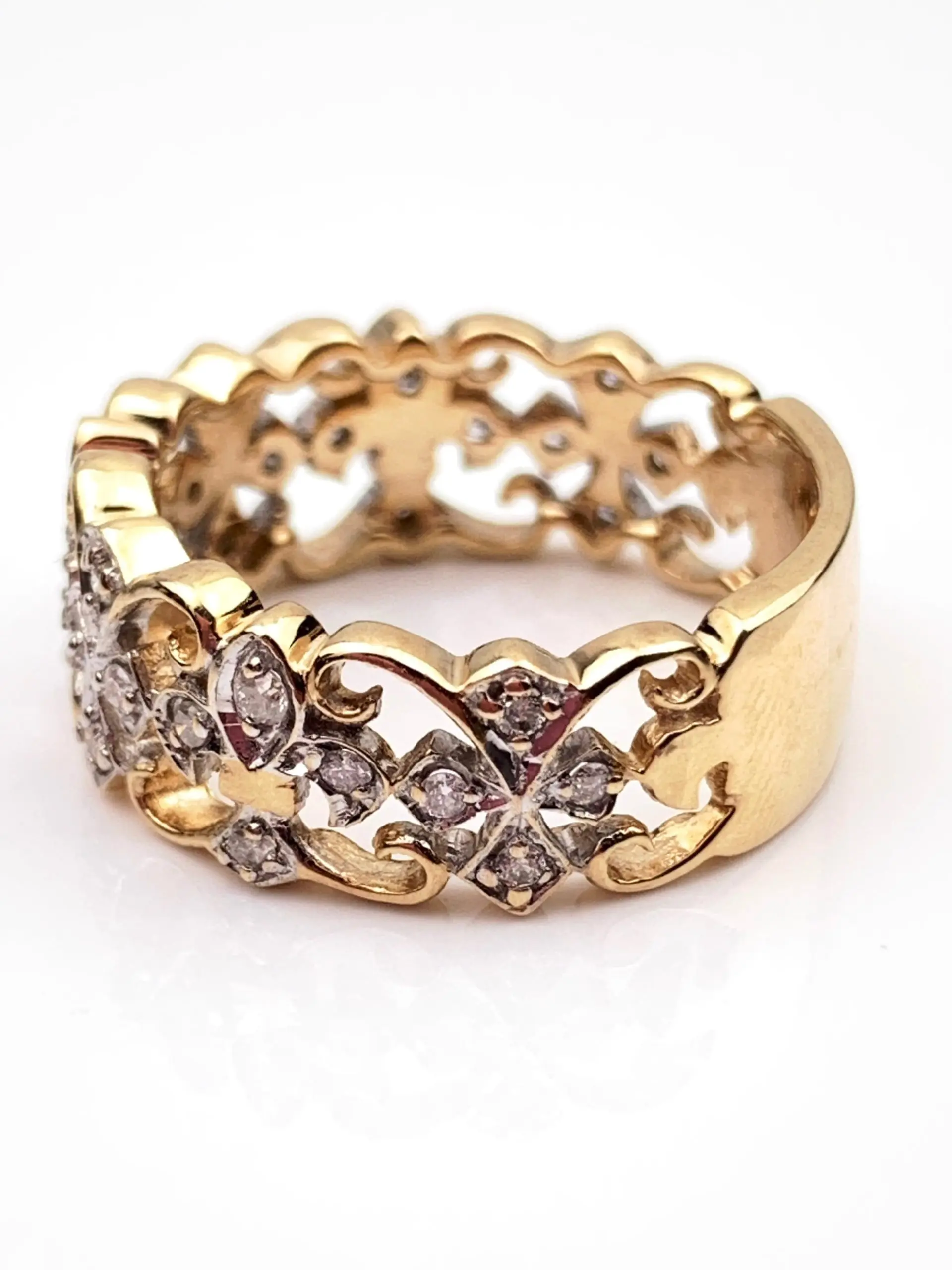 9ct Gold Fleur de Lis Diamond Ring - Image 3